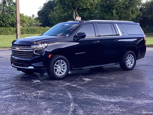 2023 Chevrolet Suburban LT