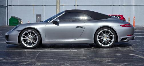 2018 Porsche 911 Carrera