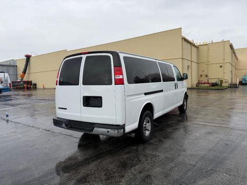 2023 Chevrolet Express 3500 LT