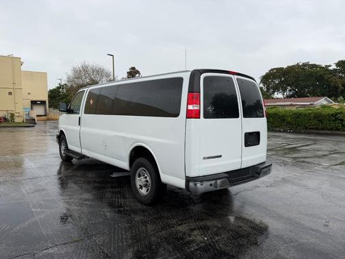 2023 Chevrolet Express 3500 LT