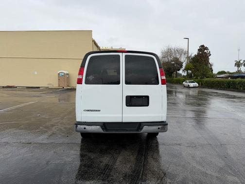 2023 Chevrolet Express 3500 LT