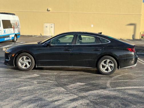 2021 Hyundai SONATA SE