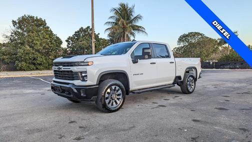 Summit White 2025 Chevrolet Silverado 2500 Custom