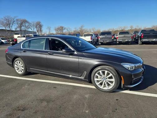 2018 BMW 740 i
