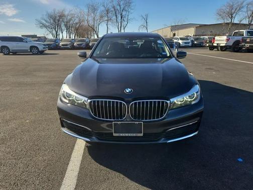 2018 BMW 740 i
