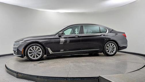 2018 BMW 740 i