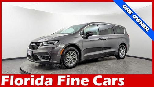 2023 Chrysler Pacifica Touring-L