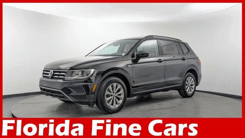 Deep Black Pearl Effect 2018 Volkswagen Tiguan 2.0T S