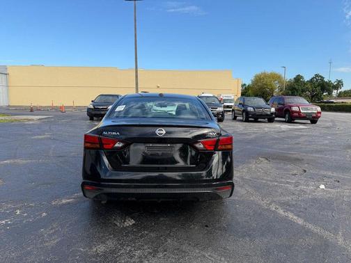 2021 Nissan Altima 2.5 SV