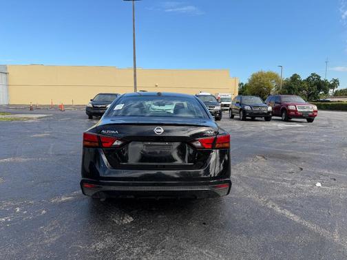 2021 Nissan Altima 2.5 SV