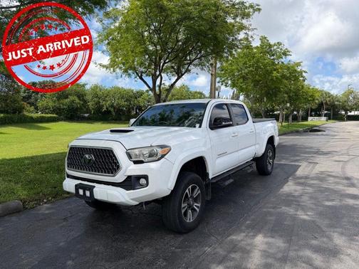 Super White 2018 Toyota Tacoma TRD Sport