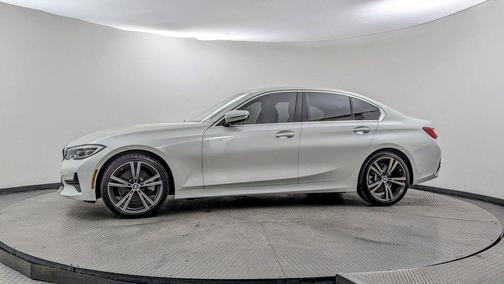 2019 BMW 330 i