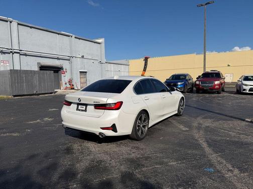 2019 BMW 330 i