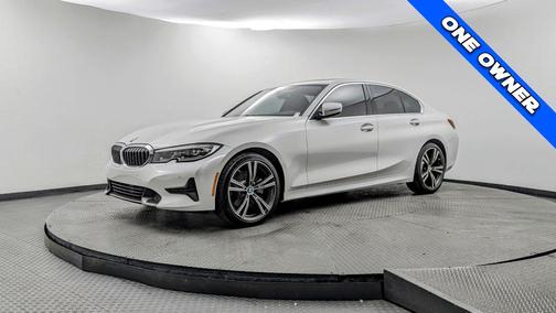 2019 BMW 330 i