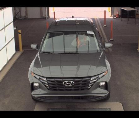 2023 Hyundai TUCSON SE