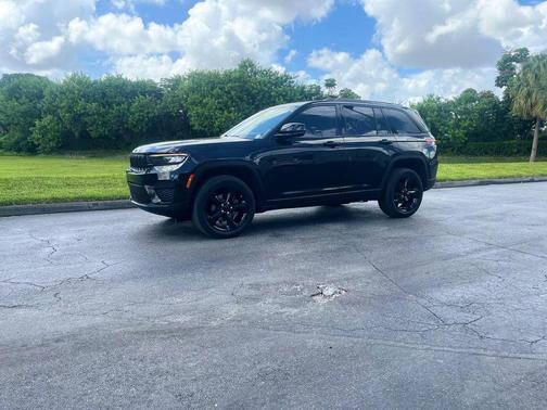 2022 Jeep Grand Cherokee Altitude