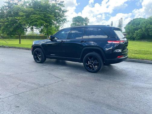 2022 Jeep Grand Cherokee Altitude