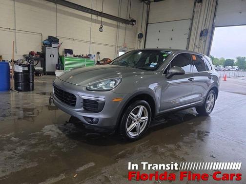 Meteor Gray Metallic 2016 Porsche Cayenne Base
