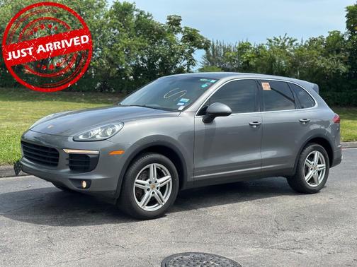 Meteor Gray Metallic 2016 Porsche Cayenne Base