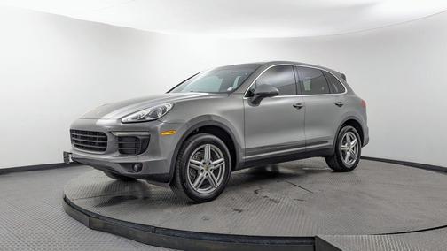 Meteor Gray Metallic 2016 Porsche Cayenne Base