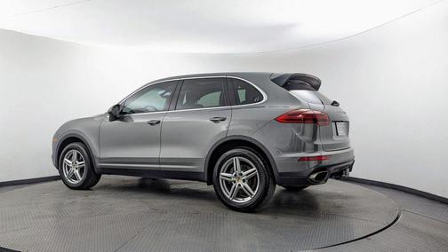 Meteor Gray Metallic 2016 Porsche Cayenne Base
