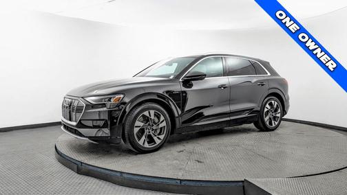 2022 Audi e-tron Premium
