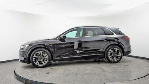 2022 Audi e-tron Premium