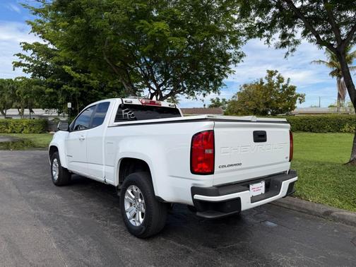 Summit White 2022 Chevrolet Colorado LT