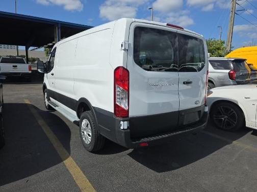 2023 Ford Transit-250 LOW ROOF 130WB