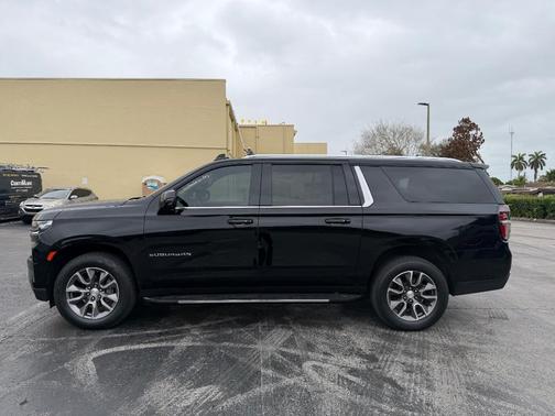 2022 Chevrolet Suburban LT