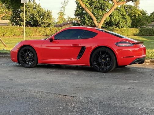 2018 Porsche 718 Cayman Base