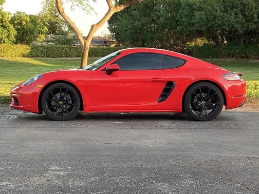 2018 Porsche 718 Cayman Base