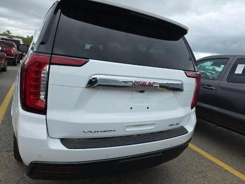 Summit White 2022 GMC Yukon XL SLE