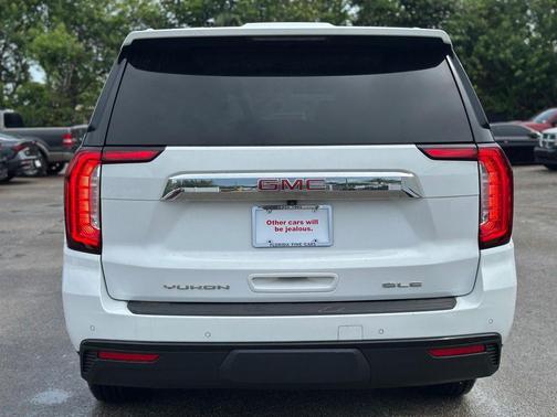 Summit White 2022 GMC Yukon XL SLE