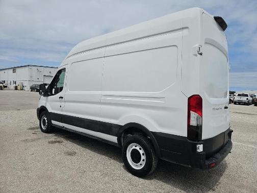 Oxford White 2023 Ford Transit-250 Base