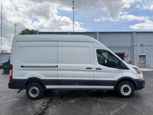 Oxford White 2023 Ford Transit-250 Base