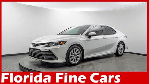 White 2023 Toyota Camry LE