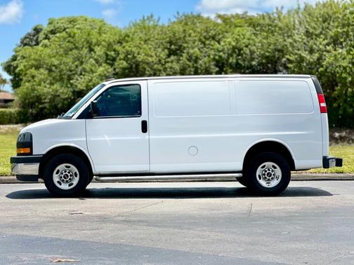 2023 GMC Savana 2500 Work Van