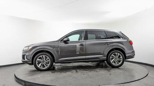 2022 Audi Q7 55 Premium Plus