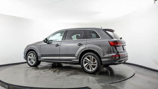 2022 Audi Q7 55 Premium Plus