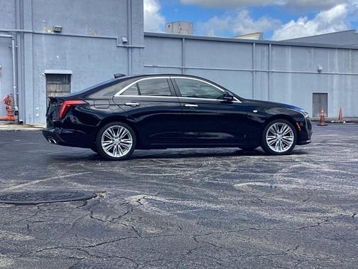 2022 Cadillac CT4 Premium Luxury