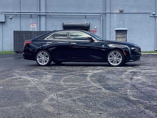 2022 Cadillac CT4 Premium Luxury