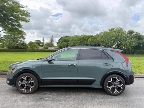 Green 2023 Kia Niro Plug-In Hybrid SX Touring