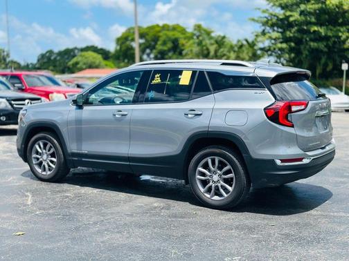 2024 GMC Terrain SLT