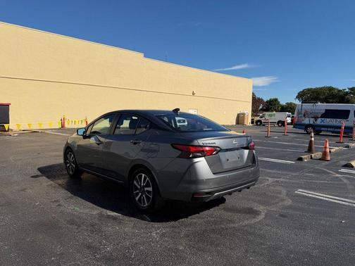 2025 Nissan Versa 1.6 SV
