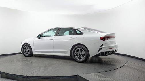 Glacial White Pearl 2024 Kia K5 LXS