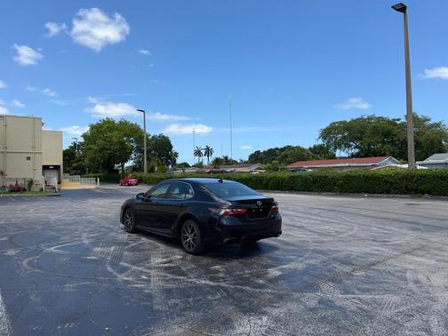 2021 Toyota Camry SE
