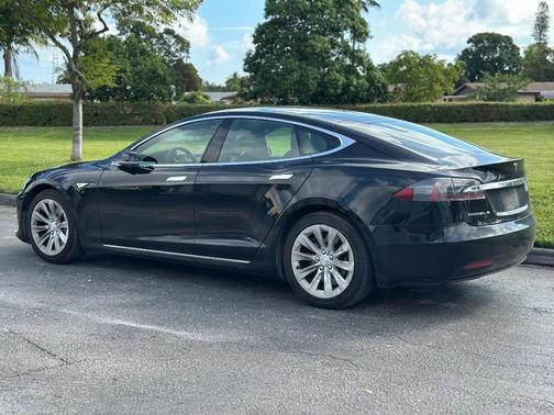 2016 Tesla Model S 70