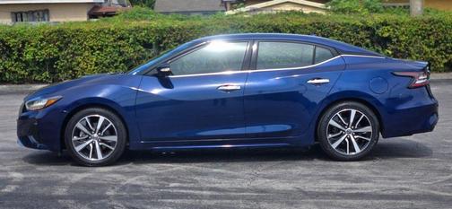 2023 Nissan Maxima SV