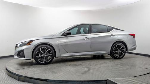 Brilliant Silver Metallic 2024 Nissan Altima 2.5 SR